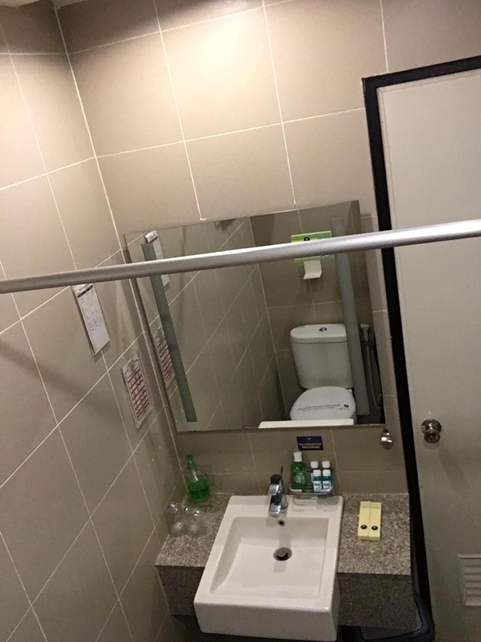 Hotel Wisata Niaga Purwokerto Esterno foto