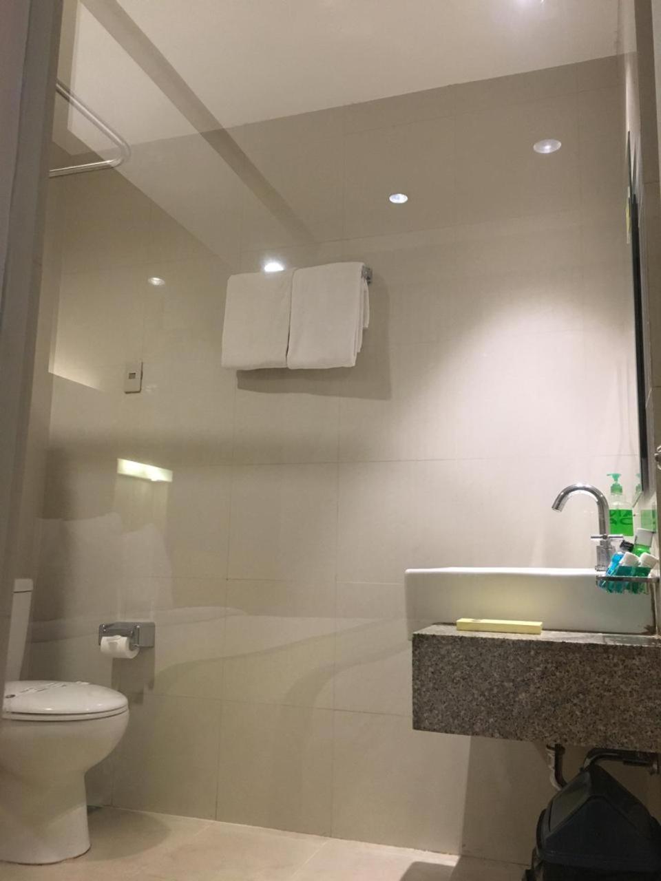 Hotel Wisata Niaga Purwokerto Esterno foto