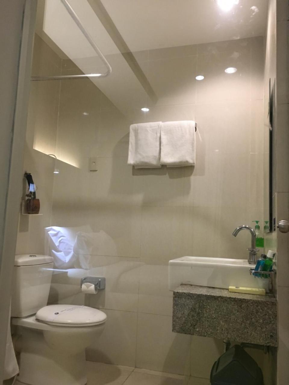 Hotel Wisata Niaga Purwokerto Esterno foto