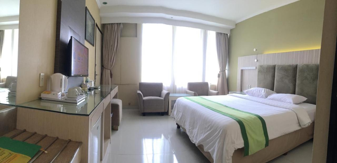 Hotel Wisata Niaga Purwokerto Esterno foto