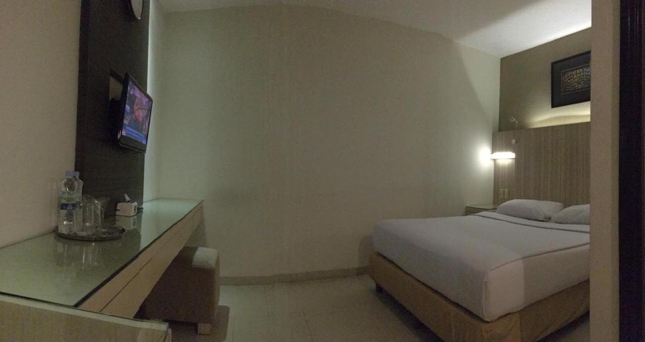 Hotel Wisata Niaga Purwokerto Esterno foto